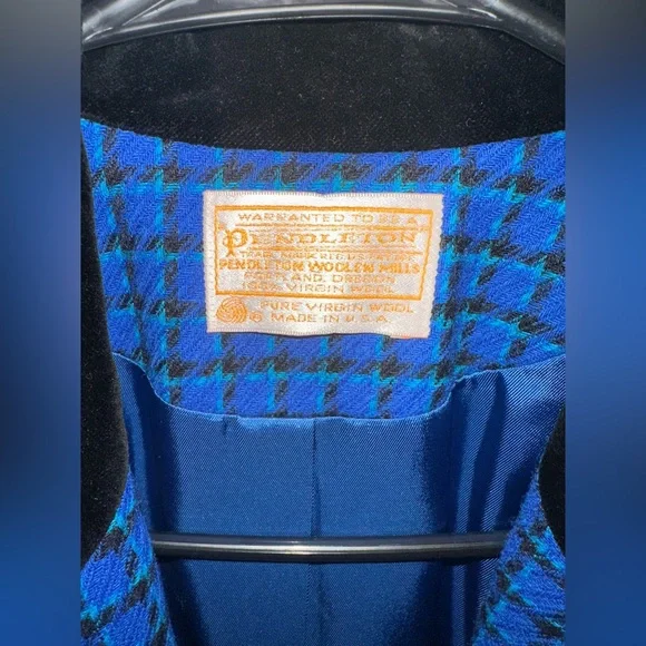 Pendleton Blue Checked Blazer with Black Velvet Collar - Picture 3 of 4